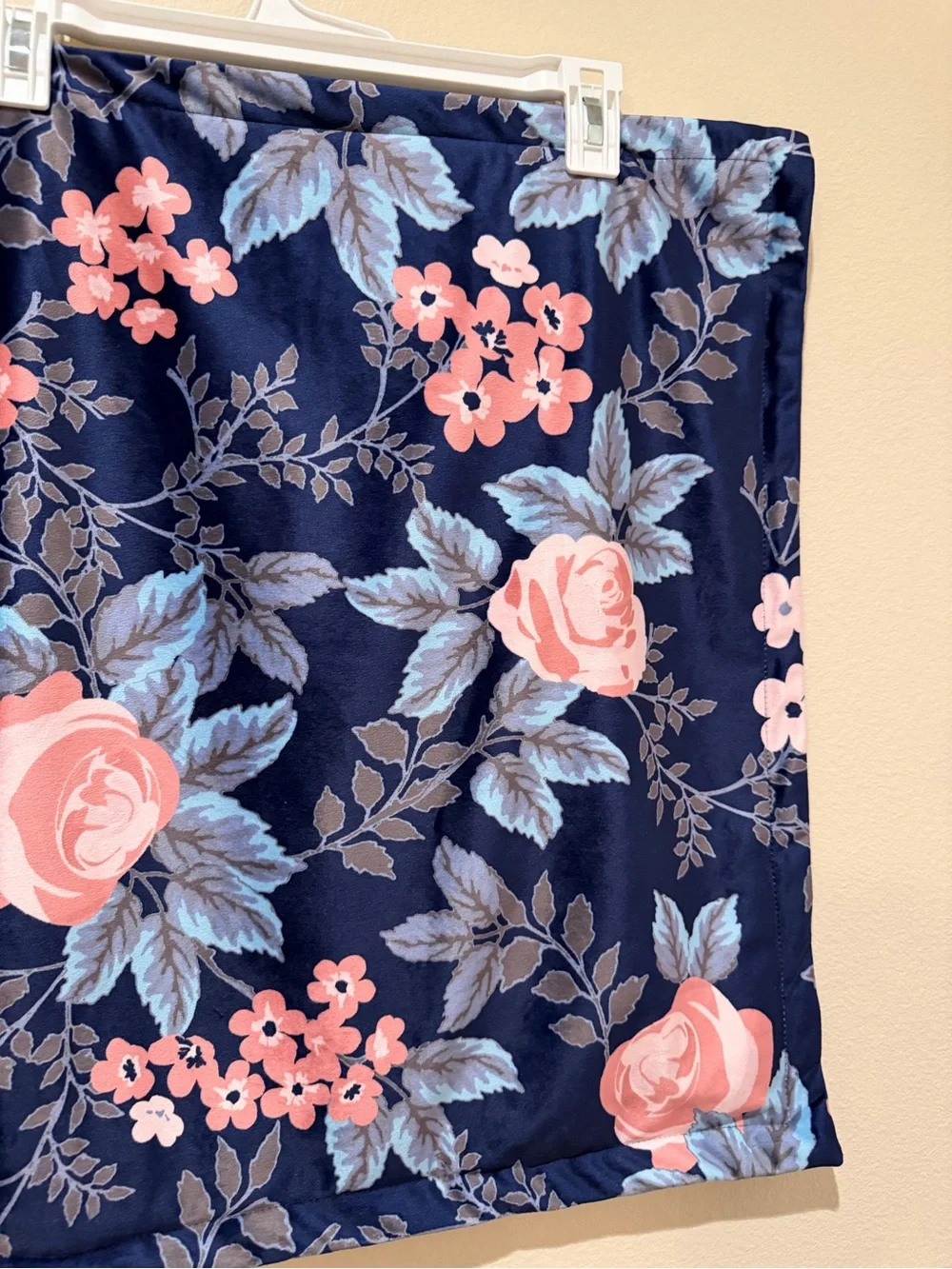 Lush Decor floral accent